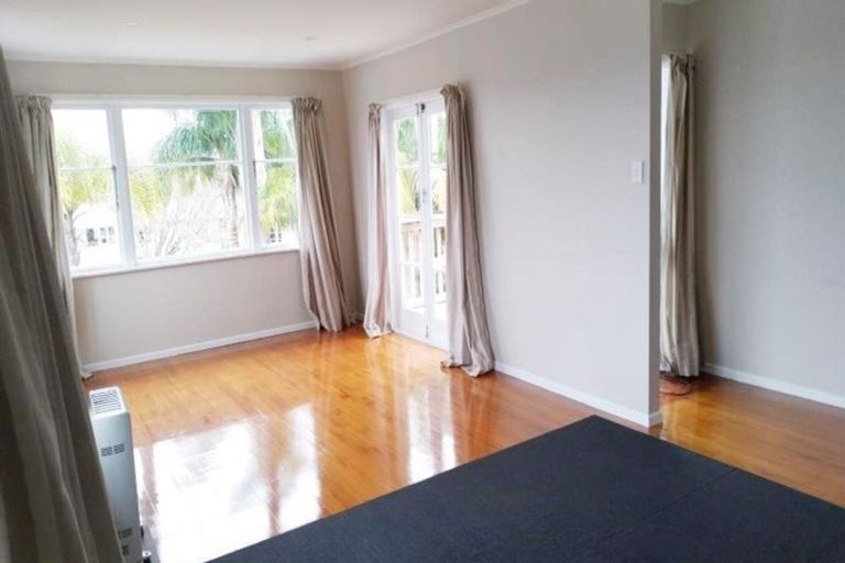Photo of property in 3 Roband Avenue, Glenfield, Auckland, 0629