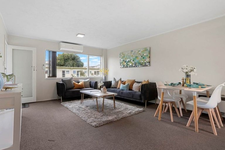 Photo of property in 11/5 Keeling Road, Henderson, Auckland, 0612
