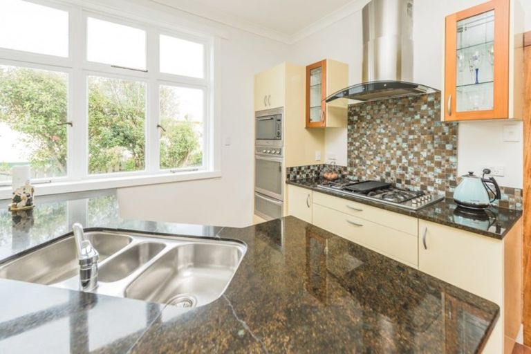 Photo of property in 12 Cambridge Street, Gonville, Whanganui, 4501