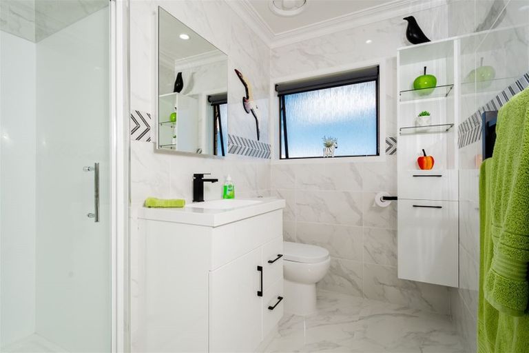 Photo of property in 161 Luckens Road, West Harbour, Auckland, 0618