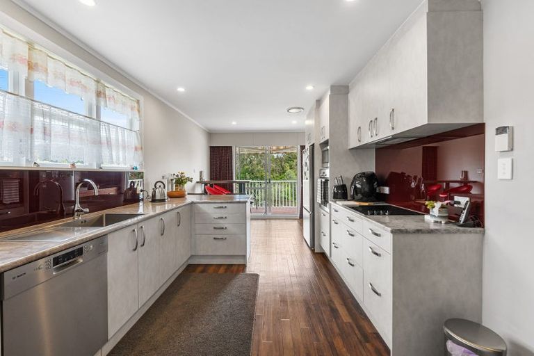 Photo of property in 49 Middlemore Crescent, Papatoetoe, Auckland, 2025