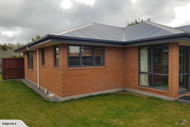 Photo of property in 6a Blarney Place, Casebrook, Christchurch, 8051