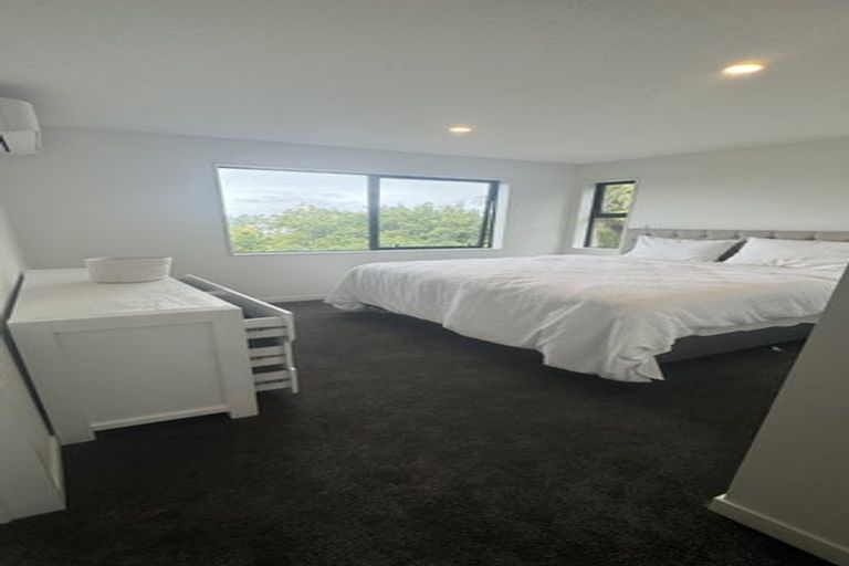 Photo of property in 10 Monstedt Terrace, Windsor Park, Auckland, 0632