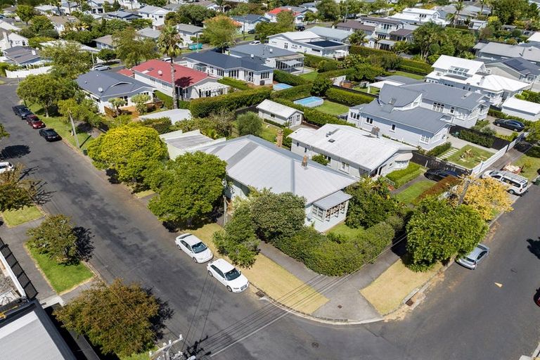 Photo of property in 64 Warnock Street, Westmere, Auckland, 1022