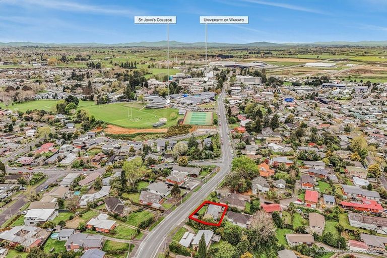 Photo of property in 40b Hillcrest Road, Hillcrest, Hamilton, 3216