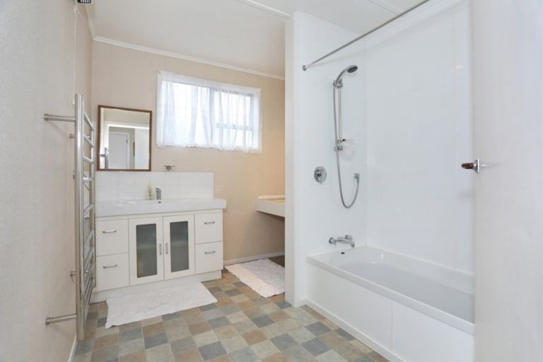 Photo of property in 6 Lower Beaven Street, Marton, 4710