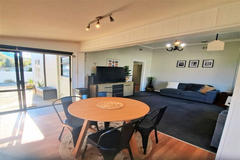 Photo of property in 7 Manse Street, Clinton, 9534