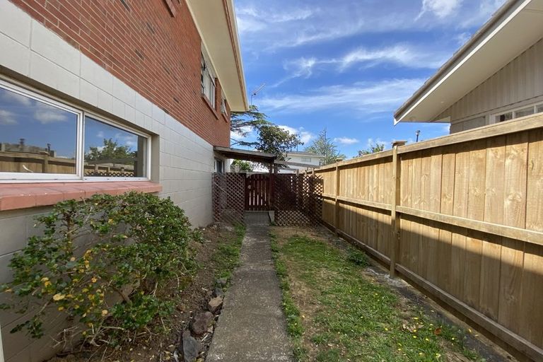 Photo of property in 72 Botany Road, Botany Downs, Auckland, 2010