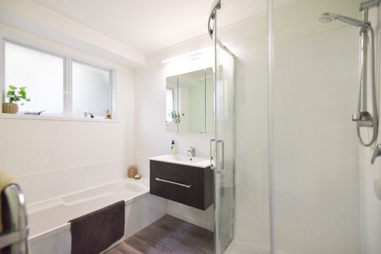 Photo of property in 7 Aries Place, Kawaha Point, Rotorua, 3010