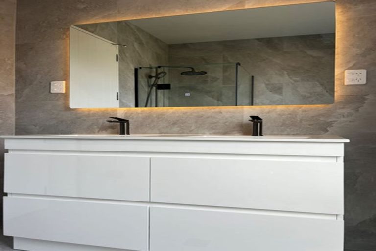 Photo of property in 7 Paihere Street, Huapai, Kumeu, 0810