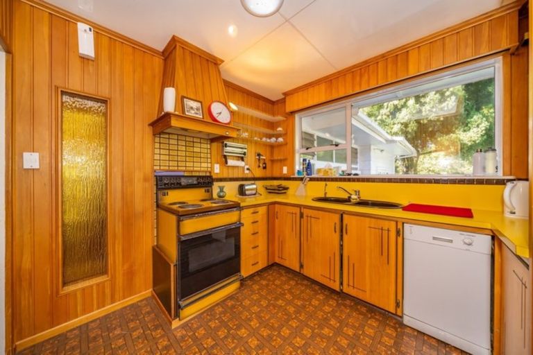 Photo of property in 52 Maymorn Road, Te Marua, Upper Hutt, 5018