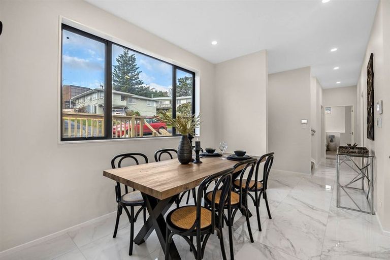 Photo of property in 79a Bond Crescent, Forrest Hill, Auckland, 0620