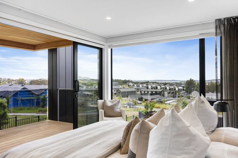 Photo of property in 33 Kikorangi Drive, Wainui, Silverdale, 0992