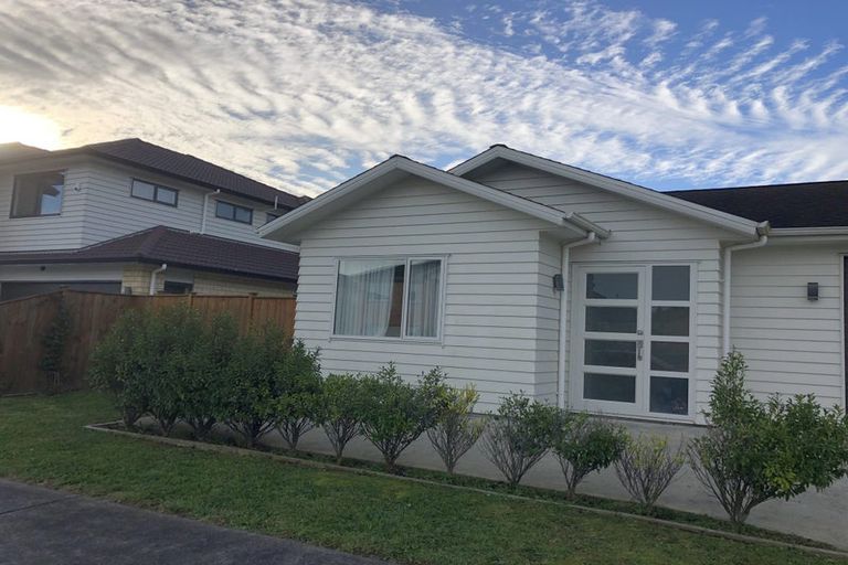 Photo of property in 15 Ballyliffin Drive, Flat Bush, Auckland, 2019