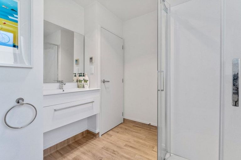 Photo of property in 21 Cumberland Street, Leigh, 0985