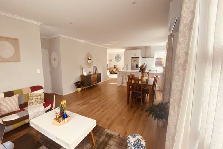 Photo of property in 20 Samuel Cassidy Avenue, Swanson, Auckland, 0614