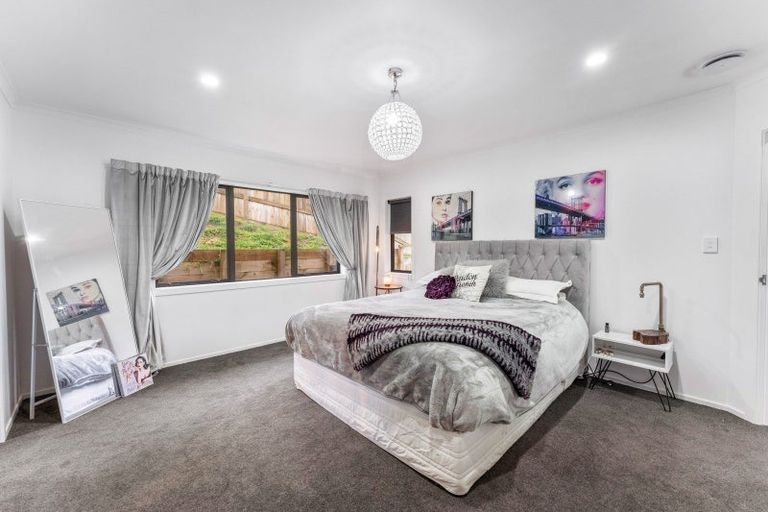 Photo of property in 13 Frankie Stevens Place, Riverstone Terraces, Upper Hutt, 5018