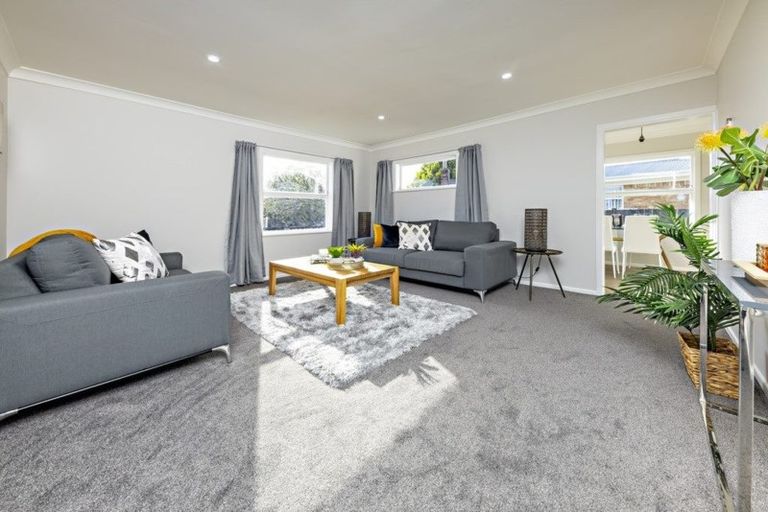 Photo of property in 59 Ferguson Street, Manurewa East, Auckland, 2102