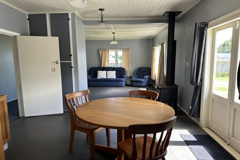 Photo of property in 2 York Street, Eltham, 4322