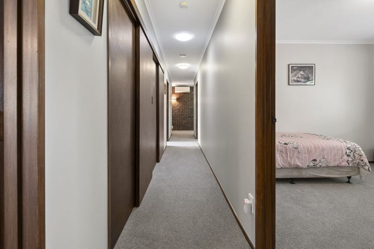 Photo of property in 27 Humphries Place, Awapuni, Palmerston North, 4412