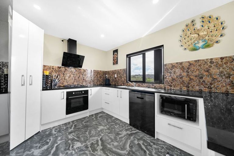 Photo of property in 2 Harry Richards Way, Pokeno, 2402