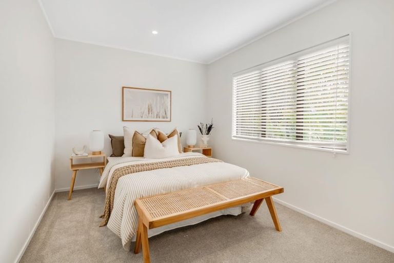 Photo of property in 11 Randal Place, Bayview, Auckland, 0629