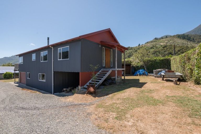 Photo of property in 17 Okiwi Crescent, Okiwi Bay, French Pass, 7193