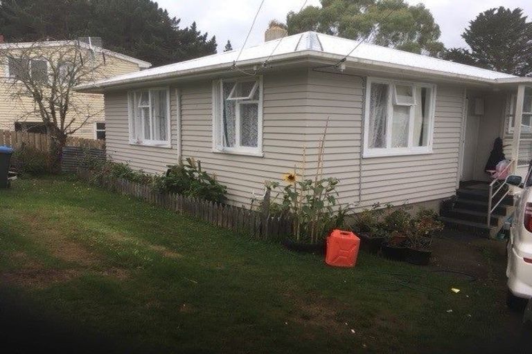 Photo of property in 141 Castor Crescent, Cannons Creek, Porirua, 5024