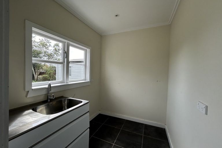 Photo of property in 42 Mckenzie Street, Levin, 5510