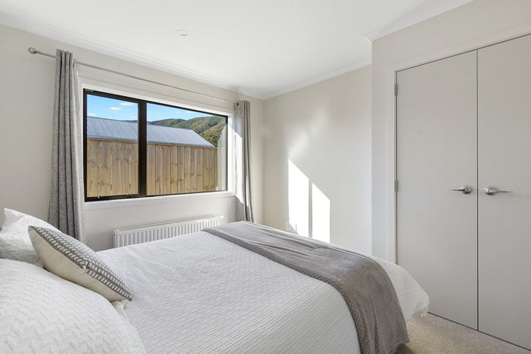 Photo of property in 29 Henrietta Maxwell Grove, Wainuiomata, Lower Hutt, 5014