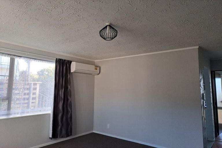 Photo of property in 67ab Thurleigh Grove, Karori, Wellington, 6012