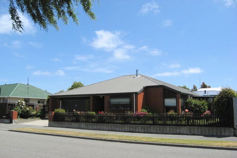 Photo of property in 2/1 Fenhall Street, Russley, Christchurch, 8042