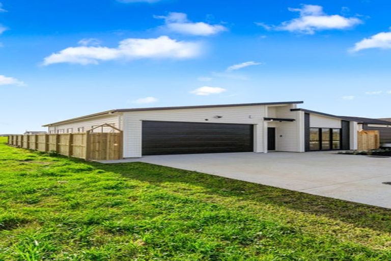 Photo of property in 101 Mutetai Road, Clarks Beach, 2122