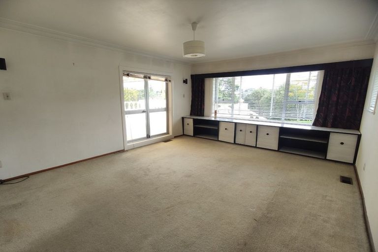 Photo of property in 17 Matipo Road, Te Atatu Peninsula, Auckland, 0610