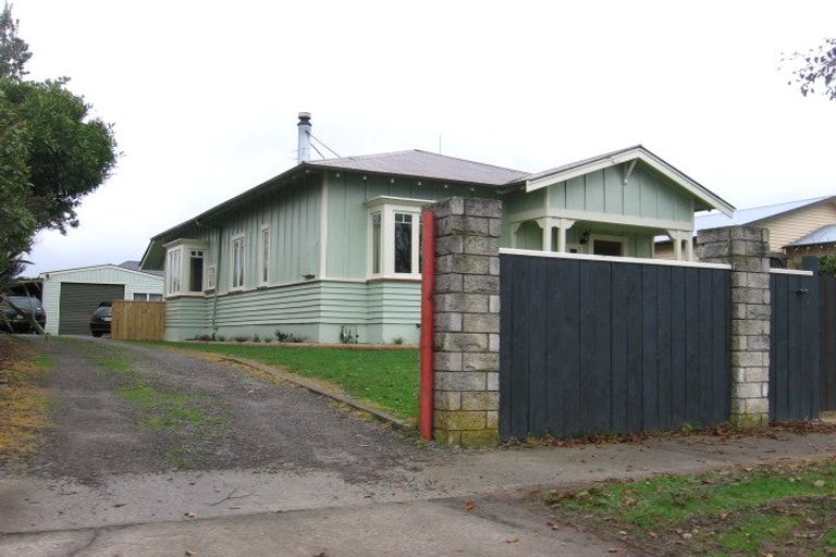 Photo of property in 3 Perrin Place, Kelvin Grove, Palmerston North, 4414