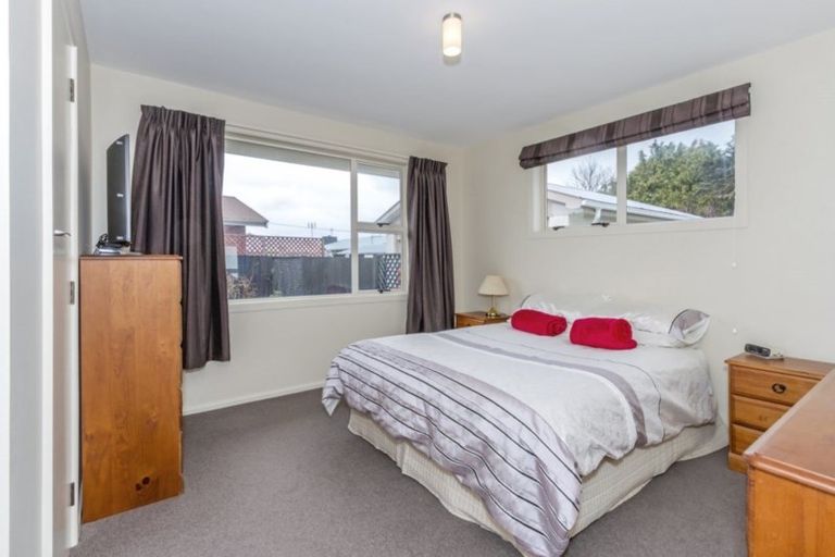 Photo of property in 132 Effingham Street, North New Brighton, Christchurch, 8083