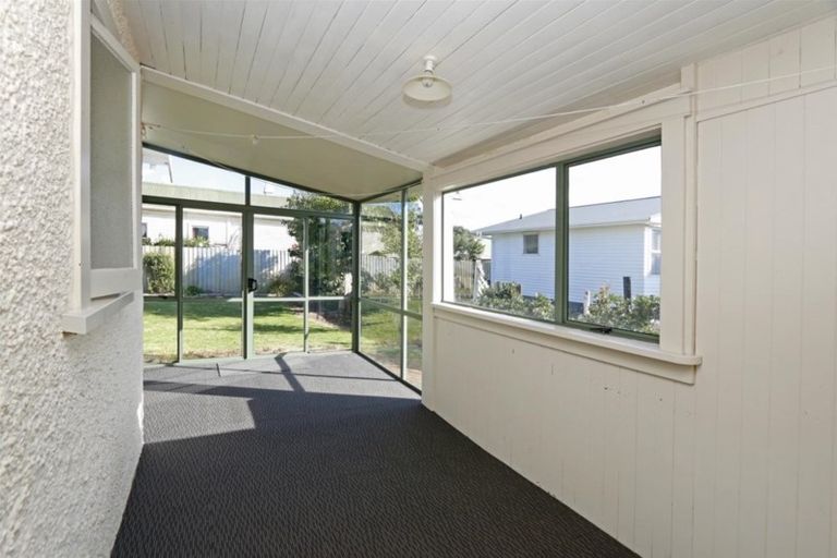 Photo of property in 28 Napier Street, Opunake, 4616