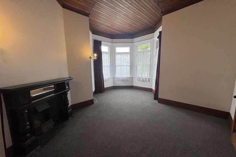 Photo of property in 37 Te Wharepouri Street, Berhampore, Wellington, 6023