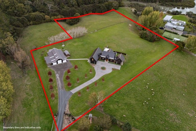 Photo of property in 202 Broomfields Road, Whitford, 2571