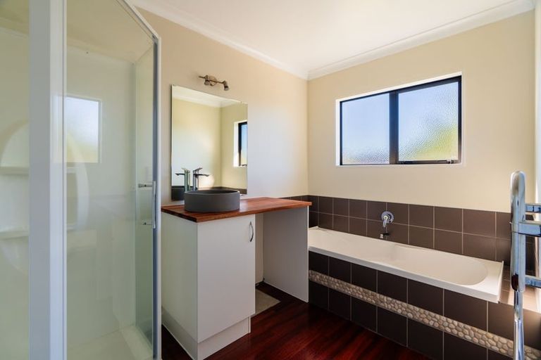 Photo of property in 5 Elenora Close, Grandview Heights, Hamilton, 3200