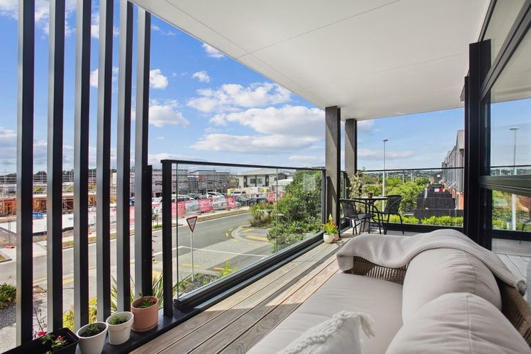 Photo of property in 3/2 Sioux Road, Hobsonville, Auckland, 0616