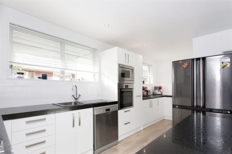 Photo of property in 17 Stackhouse Avenue, Bishopdale, Christchurch, 8053