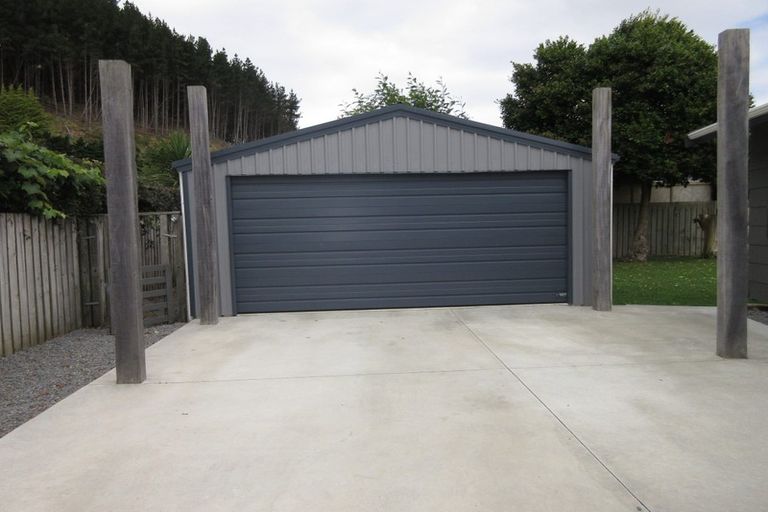 Photo of property in 4 Poneke Drive, Waikanae, 5036