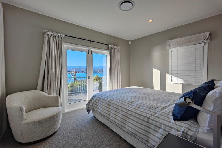 Photo of property in 61 Seatoun Heights Road, Seatoun, Wellington, 6022