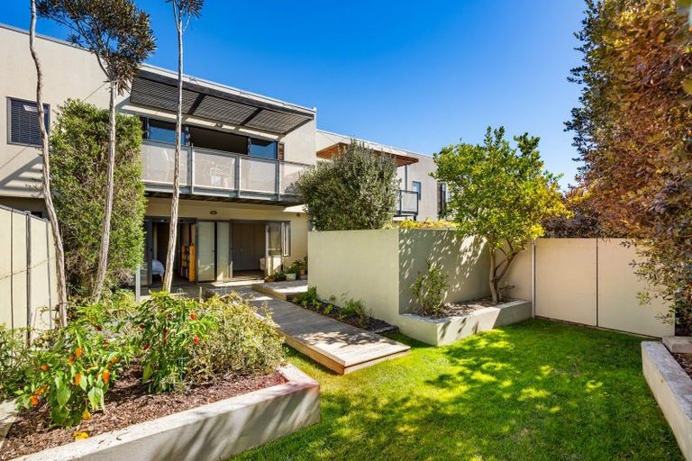 Photo of property in 15 Barry Street, Ahuriri, Napier, 4110