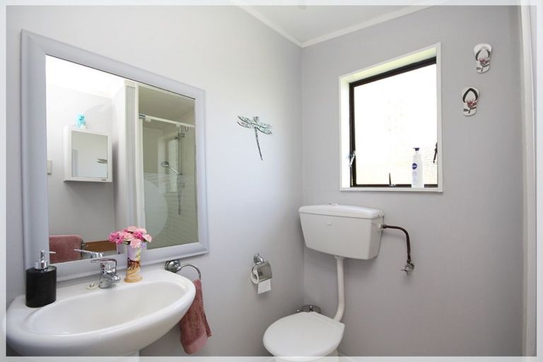 Photo of property in 4 Holben Parade, Foxton Beach, Foxton, 4815