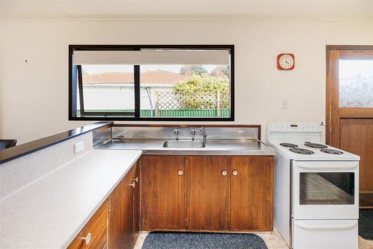 Photo of property in 12a Oxford Street, Marton, 4710