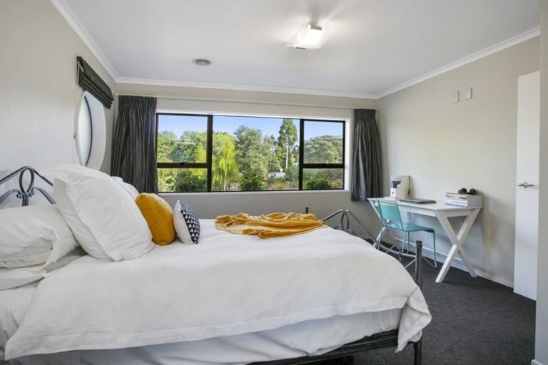 Photo of property in 262 Shakespeare Street, Leamington, Cambridge, 3432