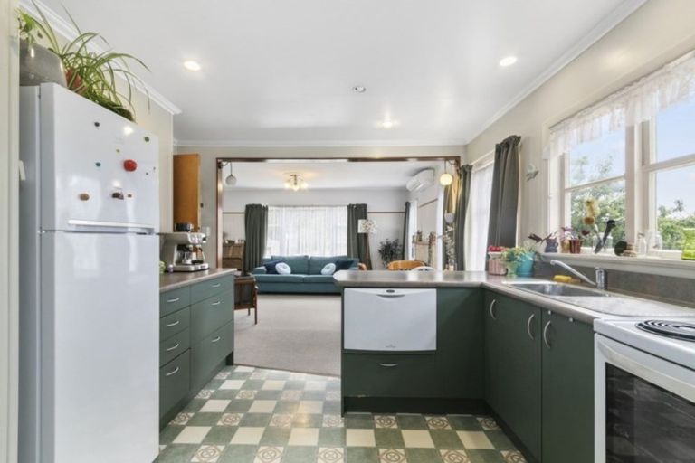 Photo of property in 21 Gardiner Grove, Wainuiomata, Lower Hutt, 5014