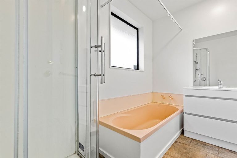 Photo of property in 2/327 Main South Road, Hornby, Christchurch, 8042